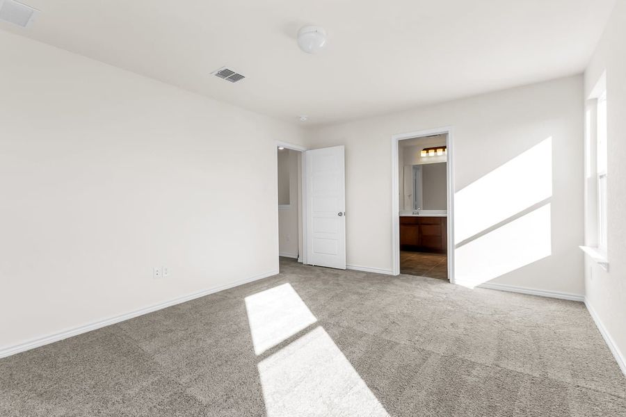Spacious, unfurnished interior of a new home in Spanish Trails Villas, San Antonio (Image 6). Spacious, unfurnished interior of a new home in Spanish Trails Villas, San Antonio (Image 6).