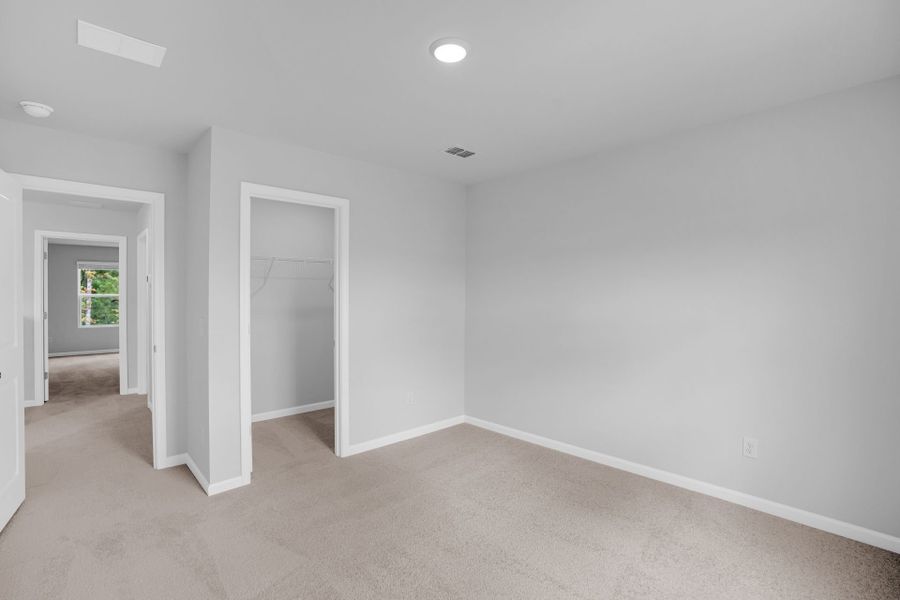 Spacious, unfurnished interior of a new home in Bradford Pointe, Summerville (Image 35).