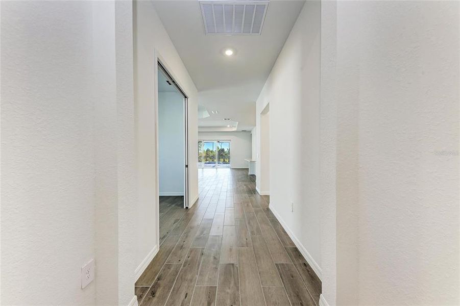 Spacious, unfurnished interior of a new home in Wellen Park Golf & Country Club: Executive Homes, Venice (Image 20).