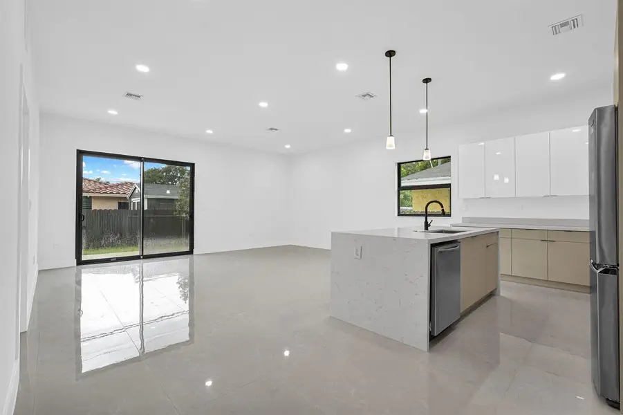 54-web-or-mls-DSC09973 54-web-or-mls-DSC09973