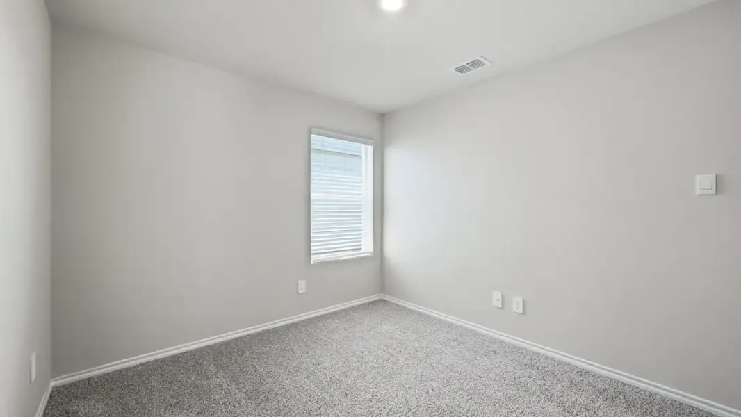 Representative unfurnished interior of a home built from the Caprock by D.R. Horton in Ponder Farms, Ponder (Image 37).