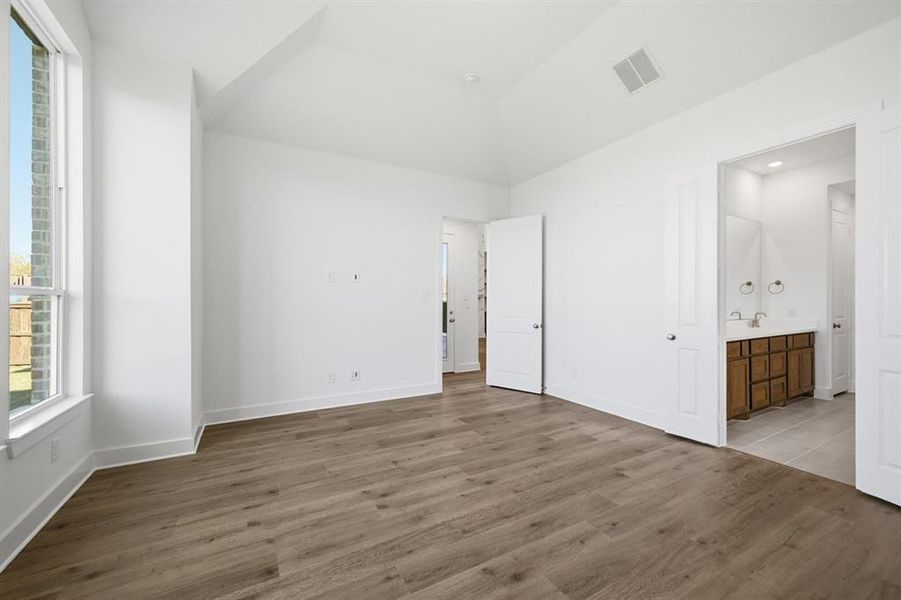 Spacious, unfurnished interior of a new home in Mantua Point: 55ft. lots, Van Alstyne (Image 24).