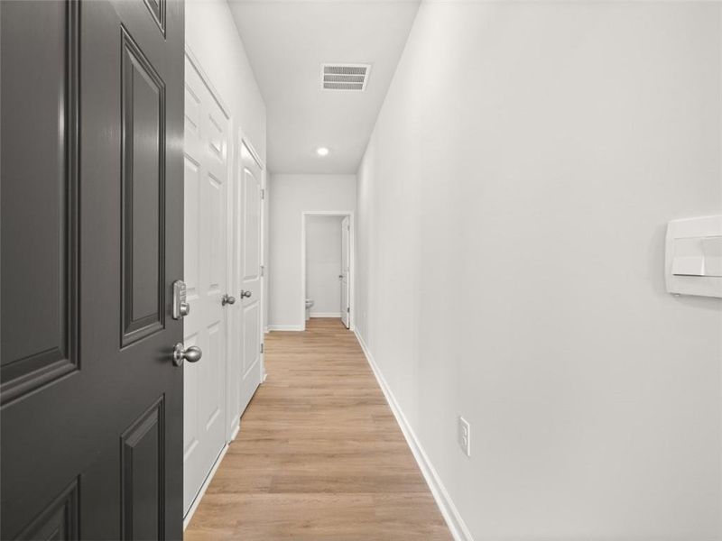 Spacious, unfurnished interior of a new home in Rolling Meadows, Jasper (Image 33).