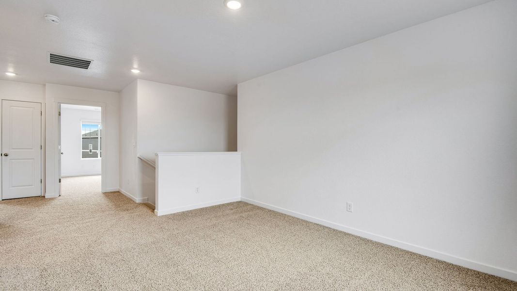Spacious, unfurnished interior of a new home in Vista Meadows, Fort Lupton (Image 15). Spacious, unfurnished interior of a new home in Vista Meadows, Fort Lupton (Image 15).