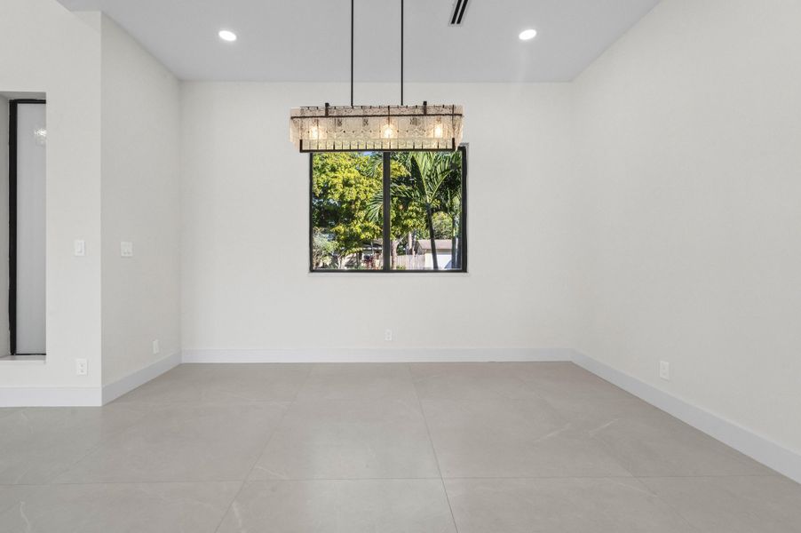 12 Dining Room 01