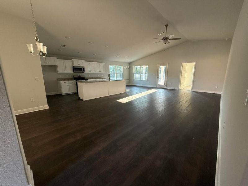 Spacious, unfurnished interior of a new home in Ashton View, Crestview (Image 5).
