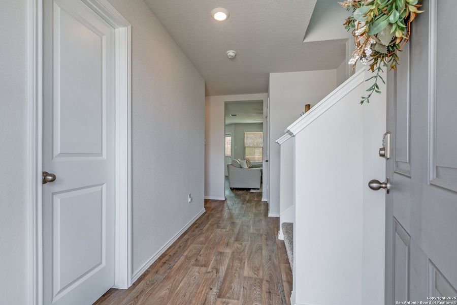 Spacious, unfurnished interior of a new home in Laurel Vistas, San Antonio (Image 18).