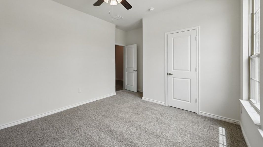 Spacious, unfurnished interior of a new home in Lakewood Trails, Forney (Image 25).