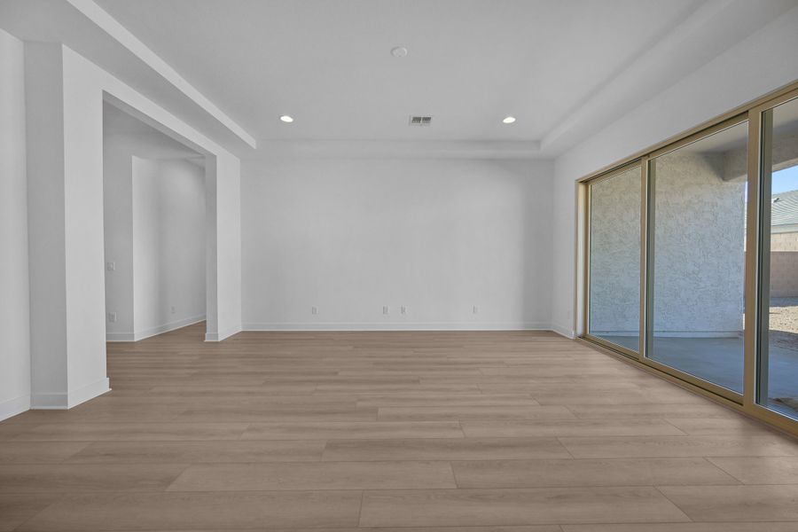Spacious, unfurnished interior of a new home in Aloravita South, Peoria (Image 25).