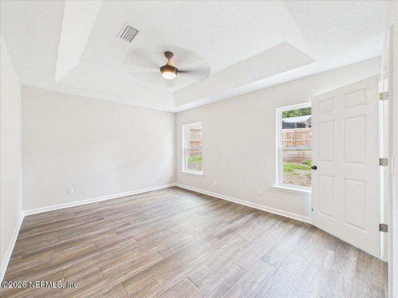 Spacious, unfurnished interior of a new home in , Palatka (Image 20).