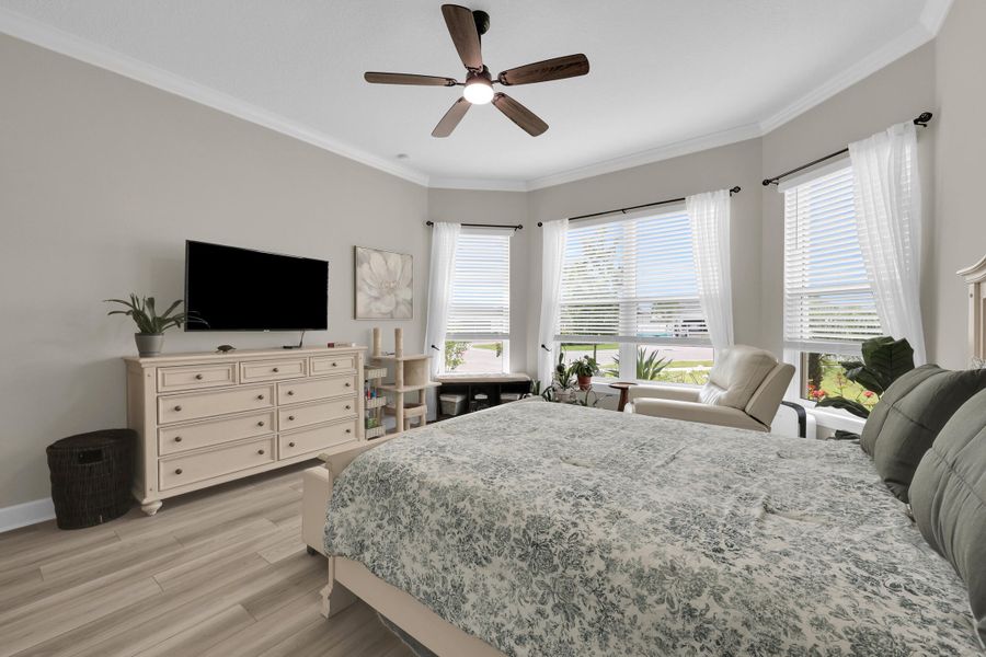 Guest Bedroom with Bay Window Guest Bedroom with Bay Window