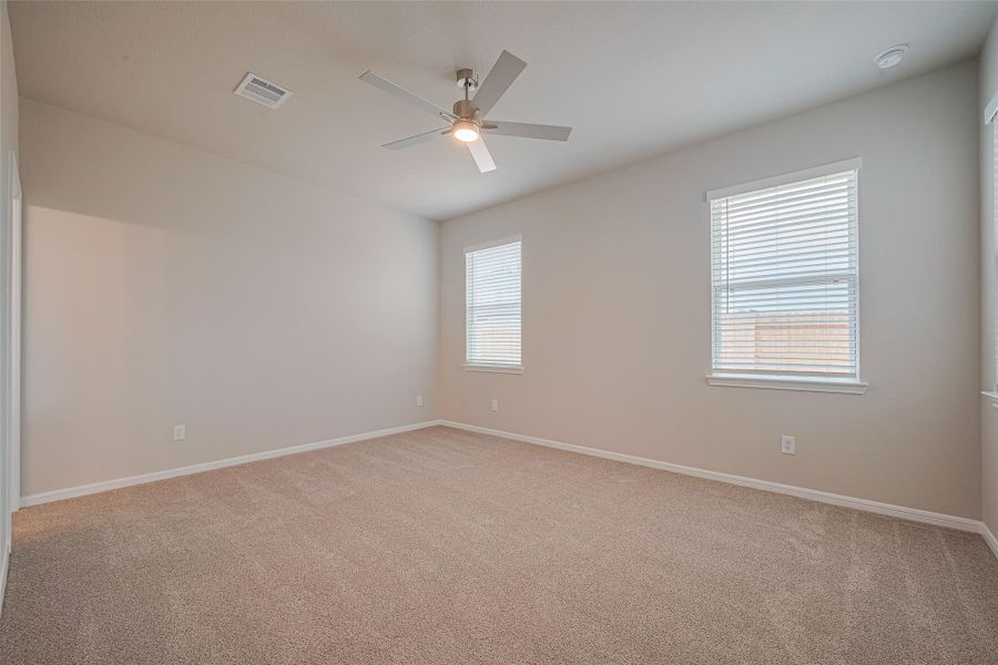 Spacious, unfurnished interior of a new home in La Segarra, Brookshire (Image 24).