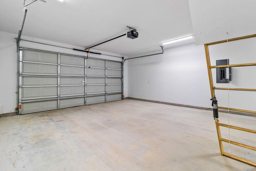 Spacious, unfurnished interior of a new home in , Onalaska (Image 23). Spacious, unfurnished interior of a new home in , Onalaska (Image 23).