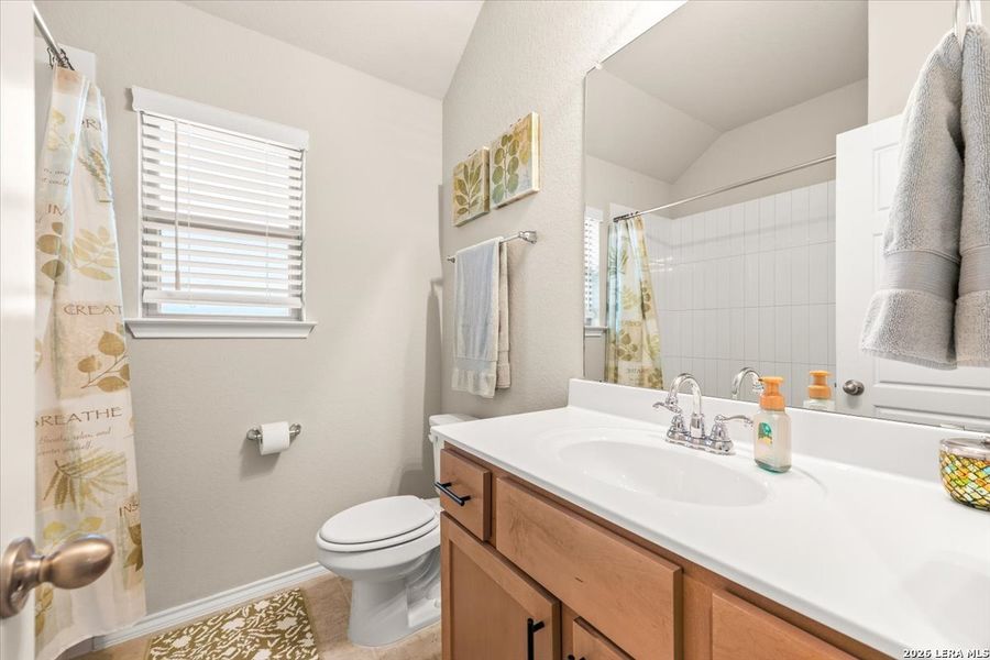 Furnished interior view inside a new home in Foxbrook, Cibolo (Image 14).