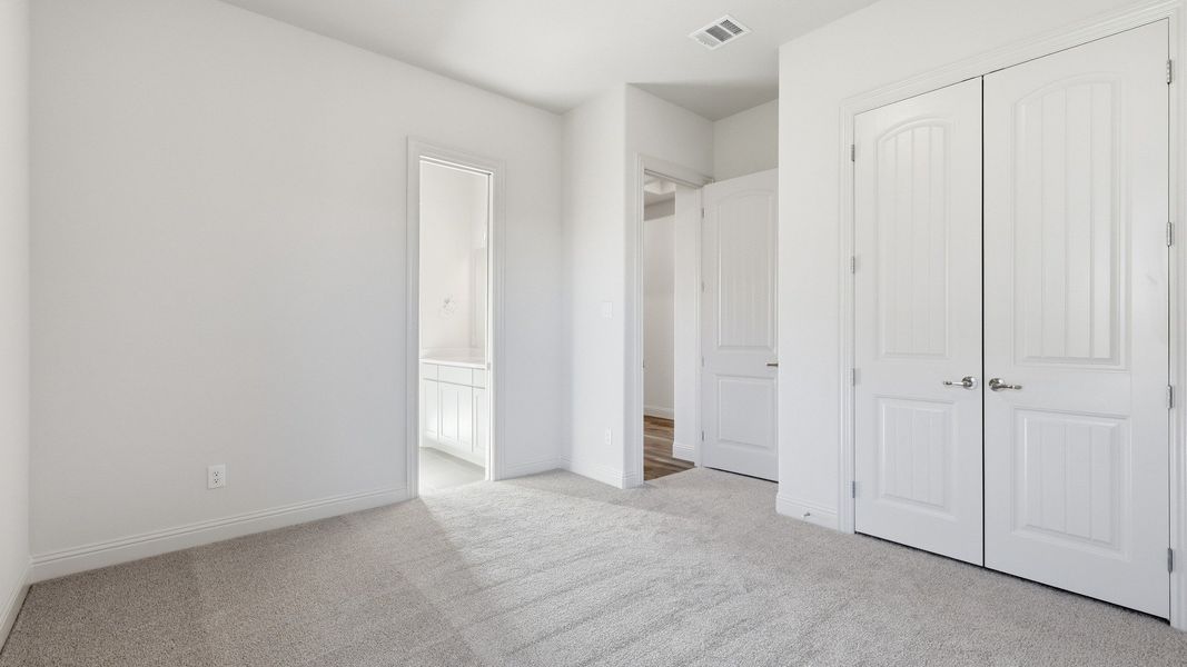 Furnished interior view inside a new home in Lakeshore Bluffs, Shady Shores (Image 12).