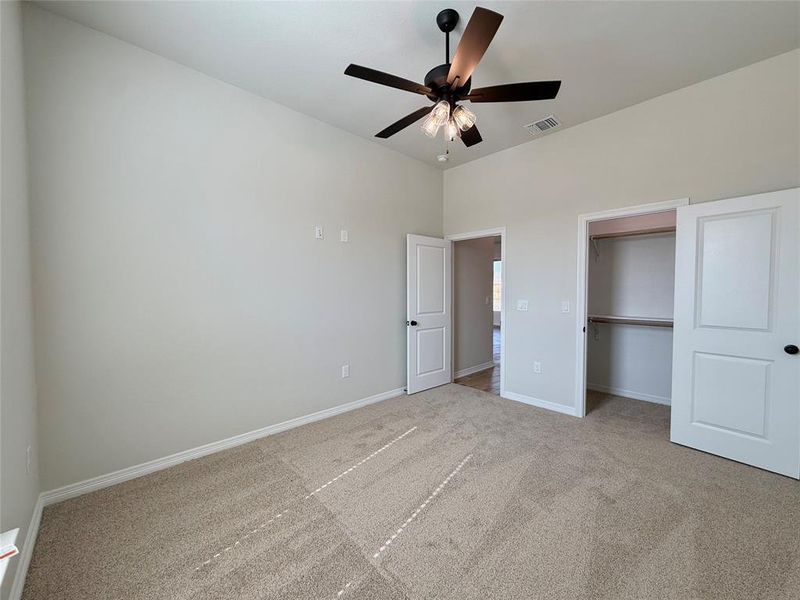 Spacious, unfurnished interior of a new home in , Lorena (Image 22).