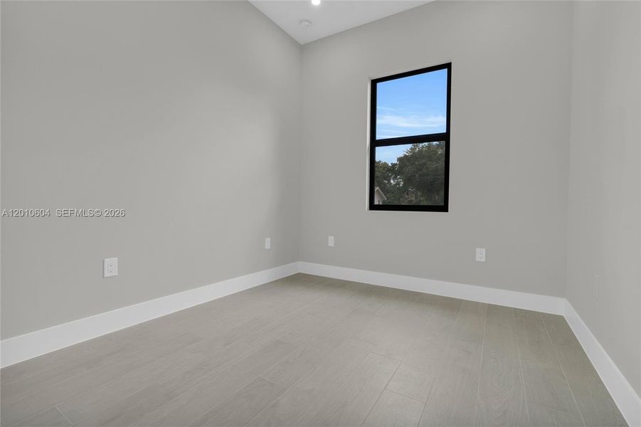 Spacious, unfurnished interior of a new home in , Lehigh Acres (Image 23).