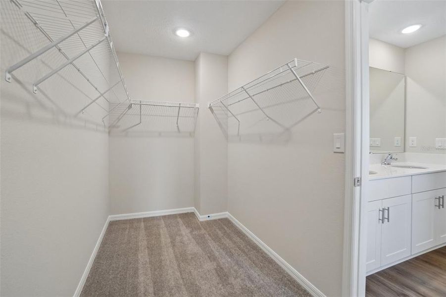 Spacious, unfurnished interior of a new home in Two Rivers, Zephyrhills (Image 16).
