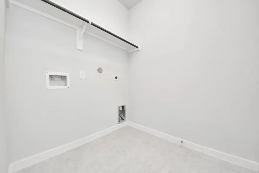 Spacious, unfurnished interior of a new home in Willow Trace, Spring (Image 36).