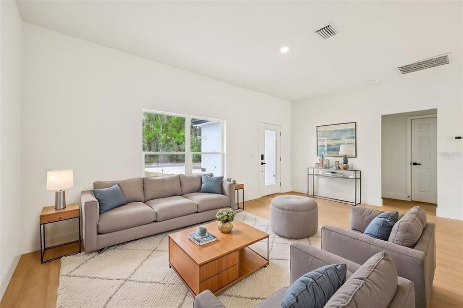 Furnished interior view inside a new home in , Ocklawaha (Image 9).