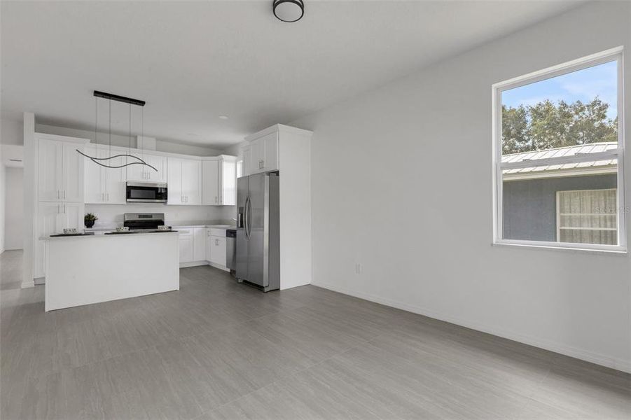 Spacious, unfurnished interior of a new home in , Tampa (Image 64).