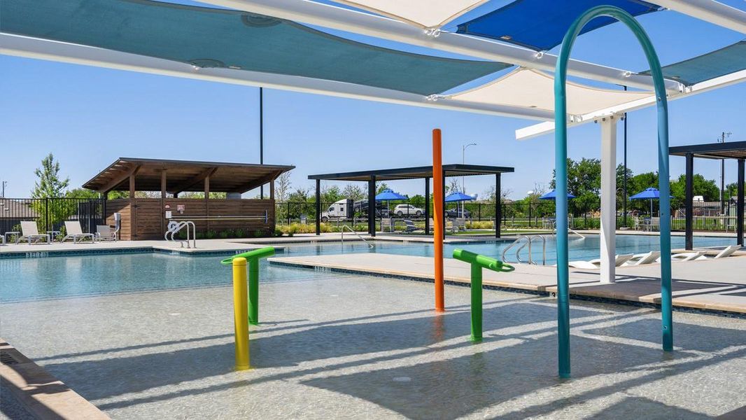 Community amenities in Carillon, Manor (Image 25).