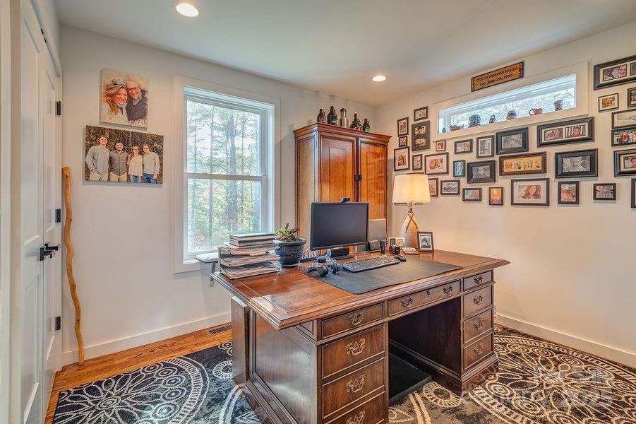 Furnished interior view inside a new home in , Fairview (Image 17).