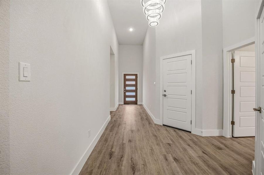 Spacious, unfurnished interior of a new home in , Granbury (Image 33).