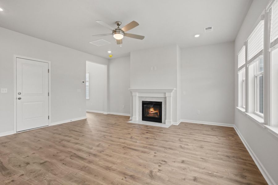 Spacious, unfurnished interior of a new home in The Pier South, Seneca (Image 25). Spacious, unfurnished interior of a new home in The Pier South, Seneca (Image 25).