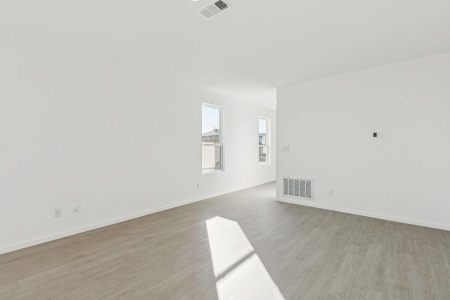 Spacious, unfurnished interior of a new home in Montgomery Bend, Montgomery (Image 25).
