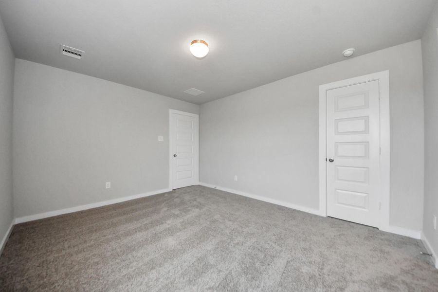 Image 23 of a home in Creekwood Crossing.