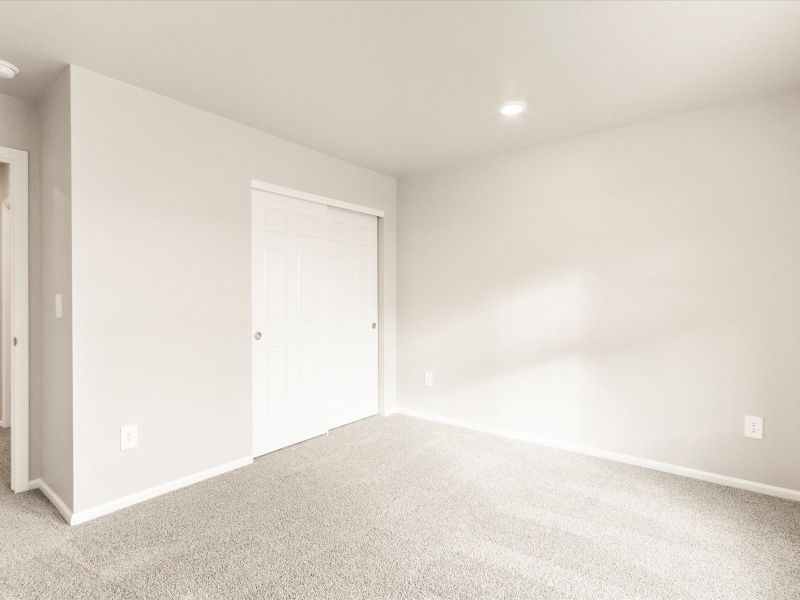 Spacious, unfurnished interior of a new home in Westgate, Greeley (Image 14).