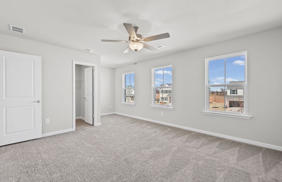 Spacious, unfurnished interior of a new home in Anderson Point, McDonough (Image 5).