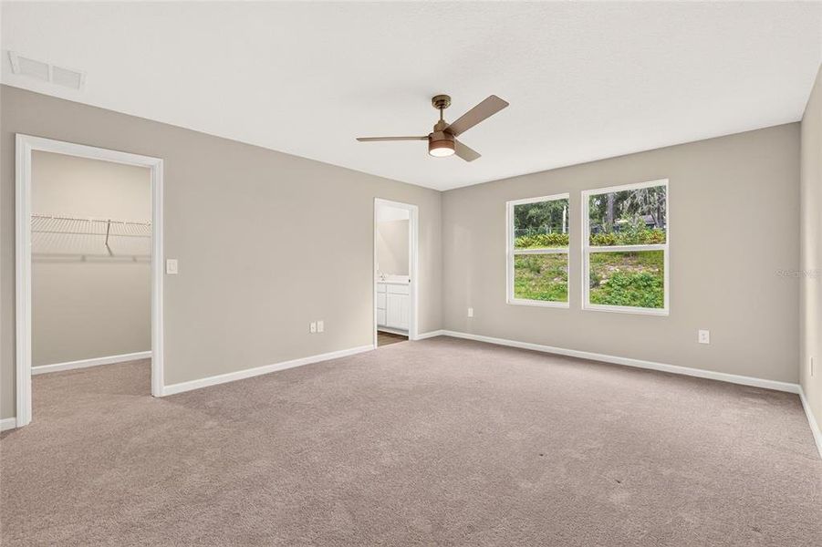 Spacious, unfurnished interior of a new home in , Alachua (Image 33).