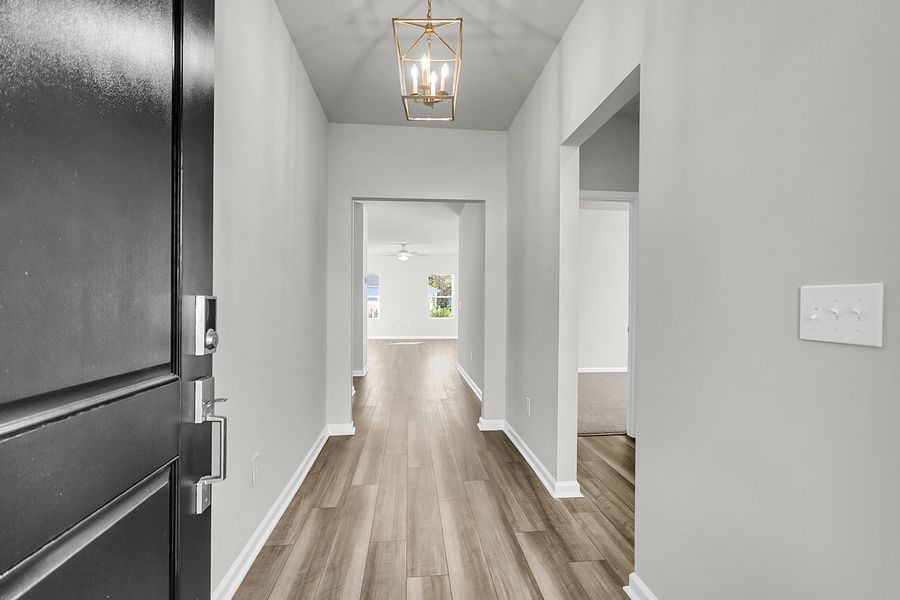 Spacious, unfurnished interior of a new home in Fairway Woods at Wyboo, Manning (Image 13).