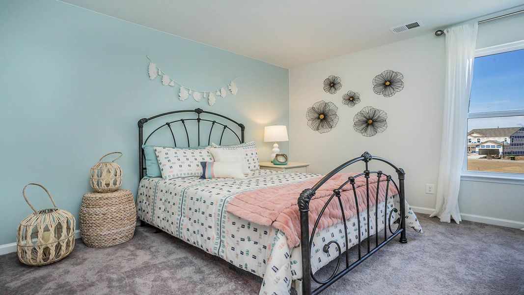 Representative furnished interior of a home built from the Galen by D.R. Horton in Cobblestone Village, Savannah (Image 8).