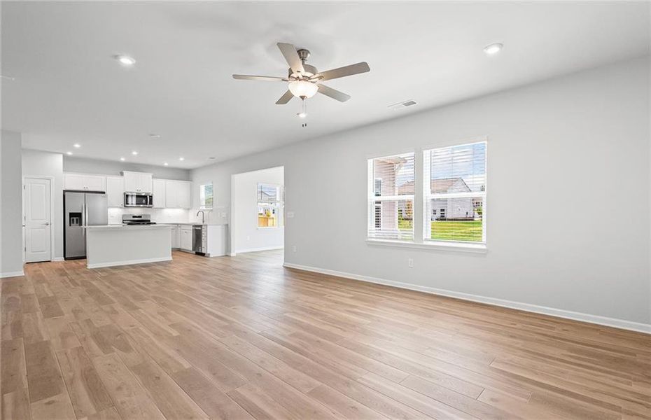 Spacious, unfurnished interior of a new home in Anderson Point, McDonough (Image 27).