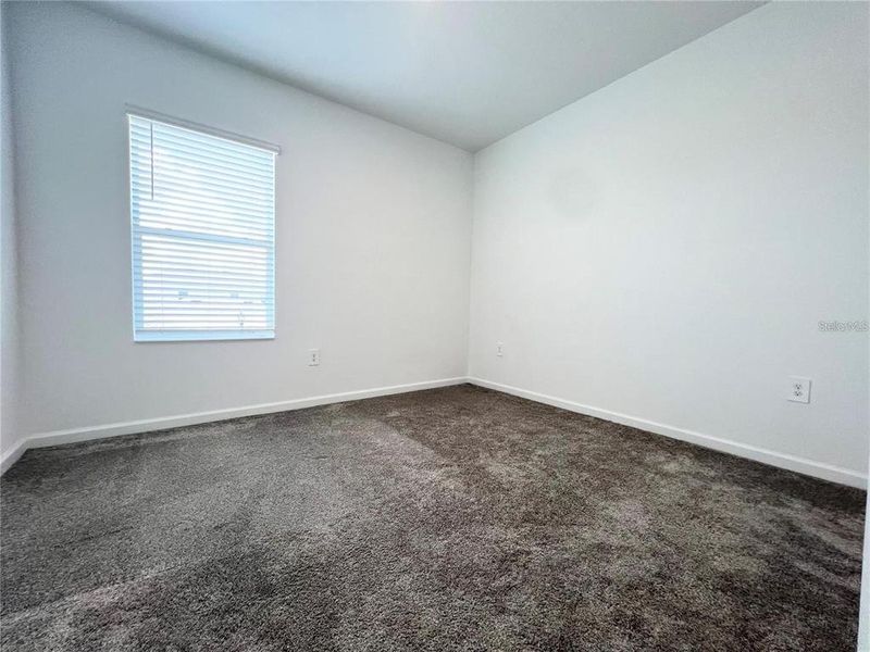 Spacious, unfurnished interior of a new home in , Clermont (Image 26).