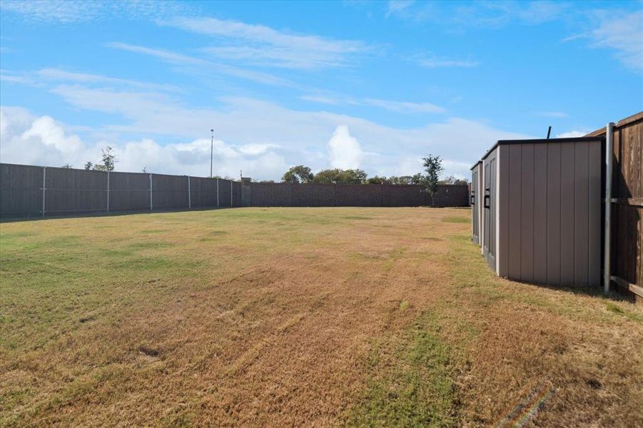 Exterior details and patio area of a home in Creekside, Royse City (Image 3).