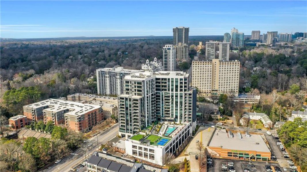 Condo located in Atlanta, GA showcasing its design and architecture (Image 22). Condo located in Atlanta, GA showcasing its design and architecture (Image 22).