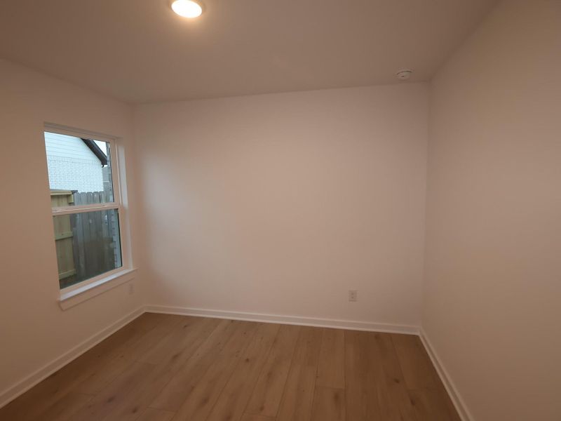 Spacious, unfurnished interior of a new home in Miller's Pond, Rosenberg (Image 15).