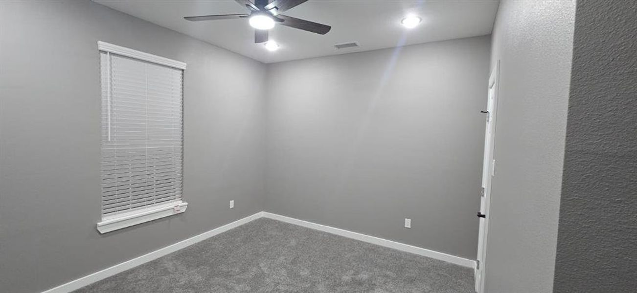 Spacious, unfurnished interior of a new home in , Gainesville (Image 12).
