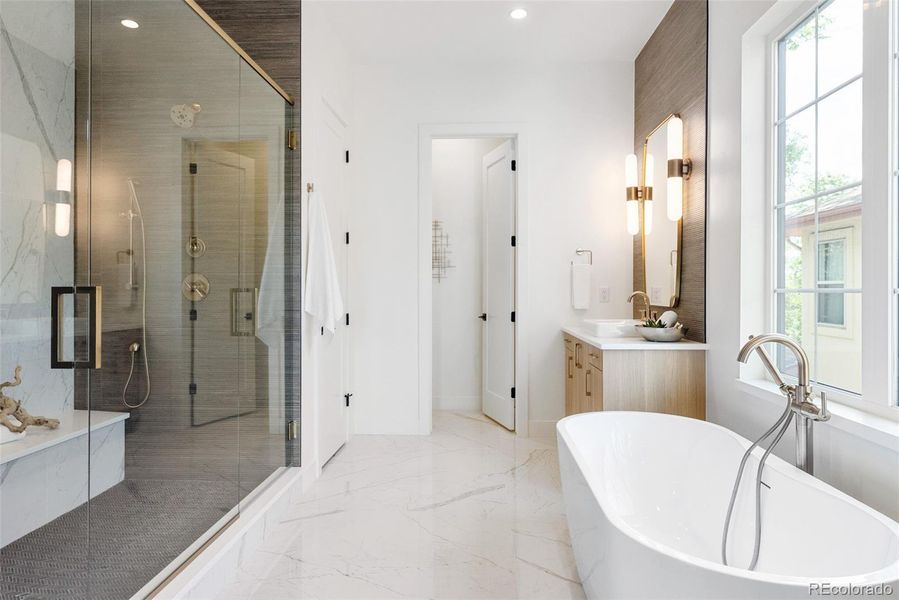 Gracious primary bath