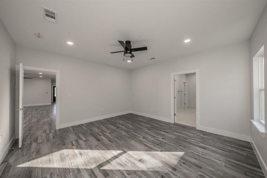 Spacious, unfurnished interior of a new home in , Dallas (Image 16). Spacious, unfurnished interior of a new home in , Dallas (Image 16).