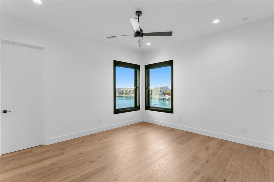 Spacious, unfurnished interior of a new home in , St. Petersburg (Image 22). Spacious, unfurnished interior of a new home in , St. Petersburg (Image 22).