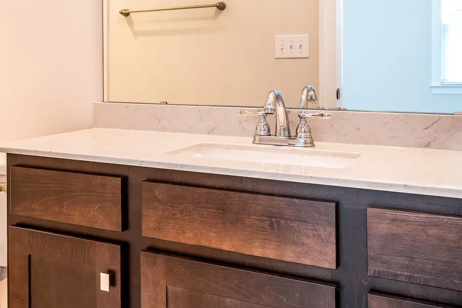 Representative interior finishes for a home built from the St Andrews with 3rd Floor Retreat by Greybrook Homes in Edmunds Farm, Clover (Image 18).