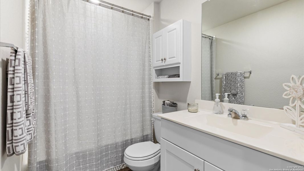 Furnished interior view inside a new home in Arroyo Ranch, Seguin (Image 12).