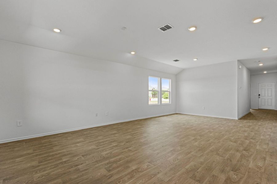 Spacious, unfurnished interior of a new home in , Kyle (Image 19).