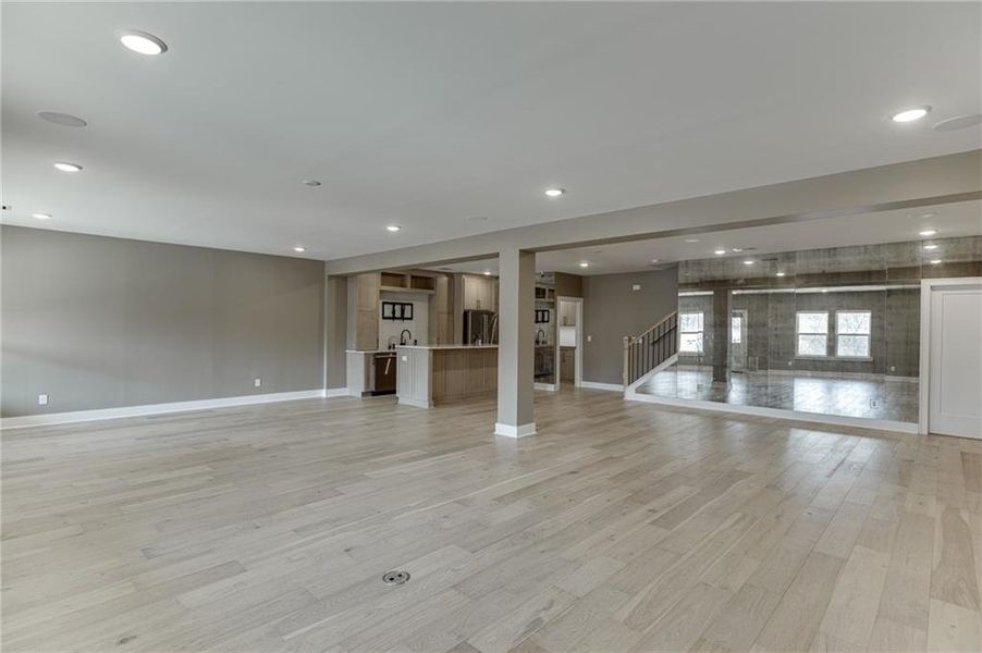 Spacious, unfurnished interior of a new home in The Retreat at Sterling on the Lake 48', Flowery Branch (Image 44).