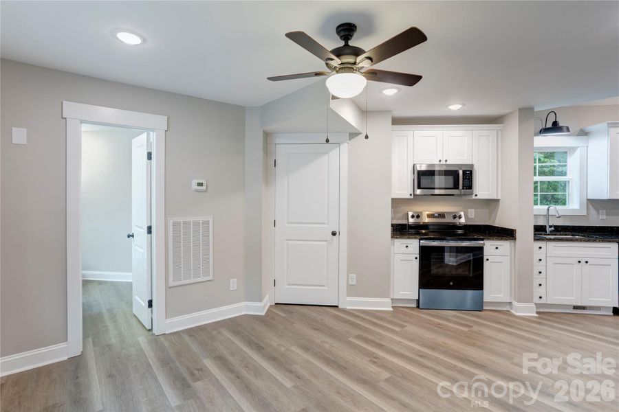 Image 17 of a home in .